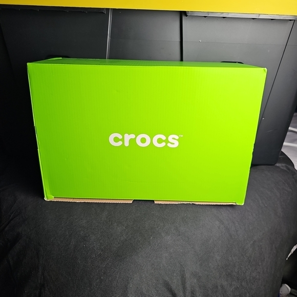 Lightning mcqueen crocs multiple sizes - Picture 5 of 8